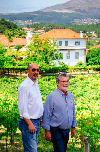 les propriétaires left of image Artur Meleiro